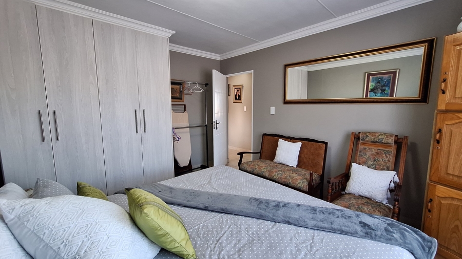 2 Bedroom Property for Sale in Dana Bay Western Cape